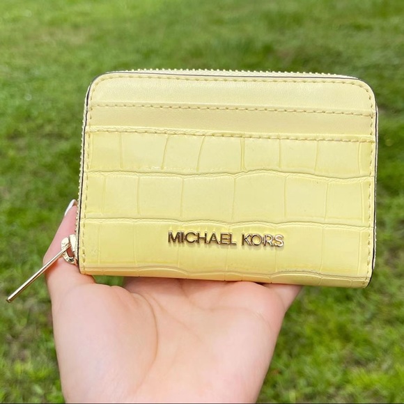 Michael Kors Handbags - NWT Michael Kors Small Zip Wallet